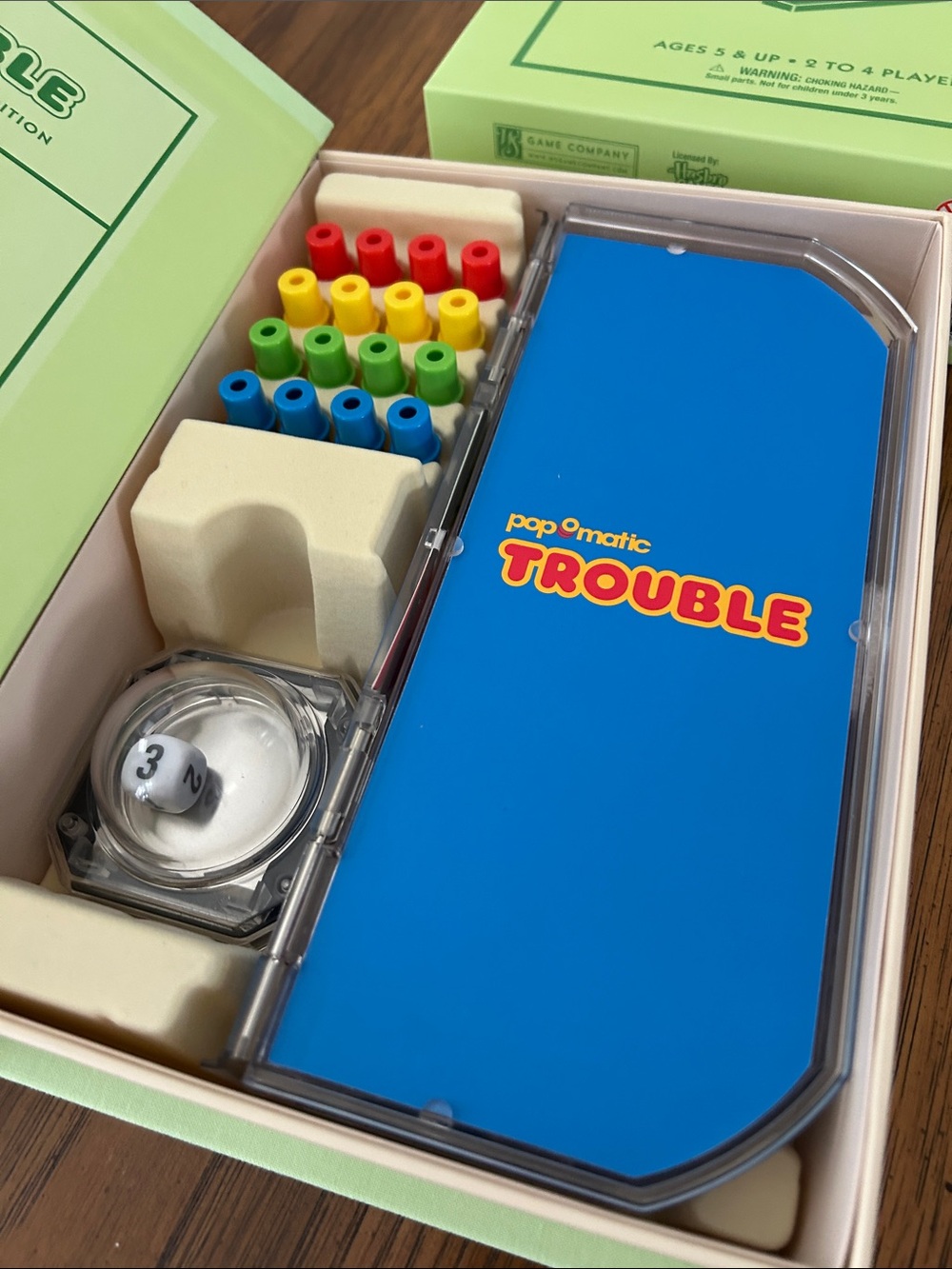 Hasbro Pop-O-Matic Trouble Vintage Bookshelf Edition - Light Green - Picture 6 of 13
